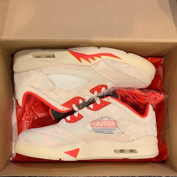 Jordan 1 Low Chinese New Year - Picture 2 of 3